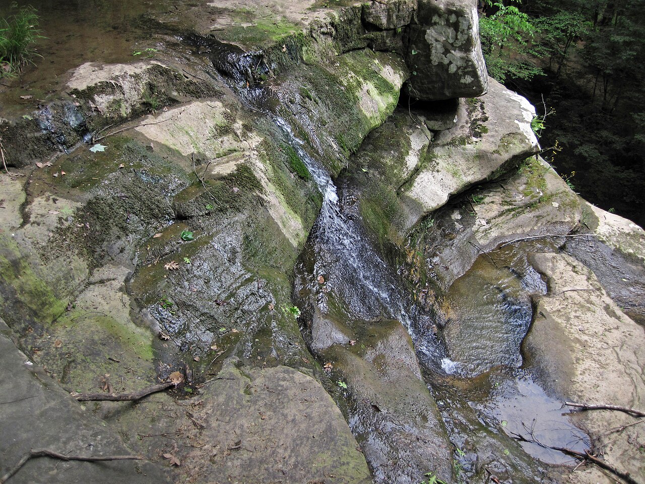 Ash Cave Falls, a waterfall in Ohio
