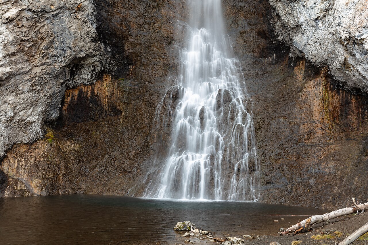 Fairy Falls, a waterfall in Wyoming