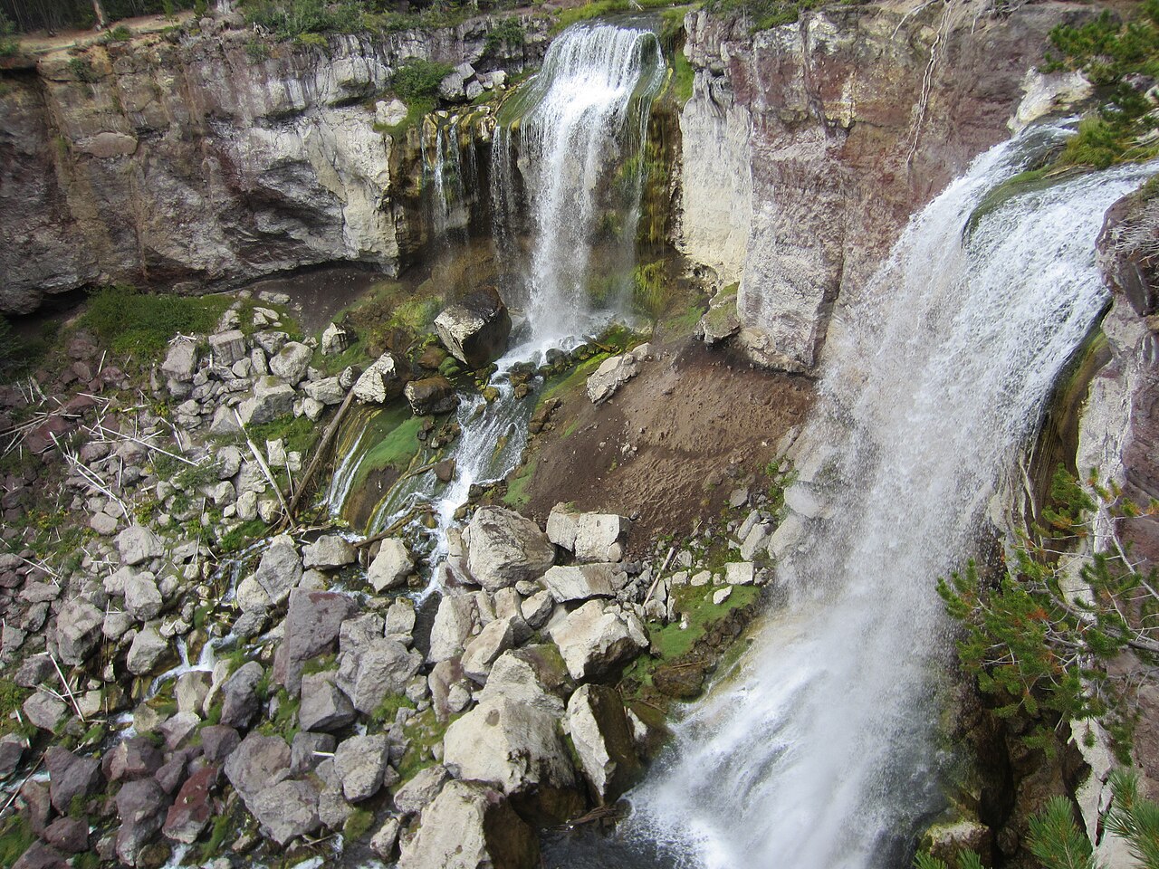Paulina Falls, a waterfall in Oregon