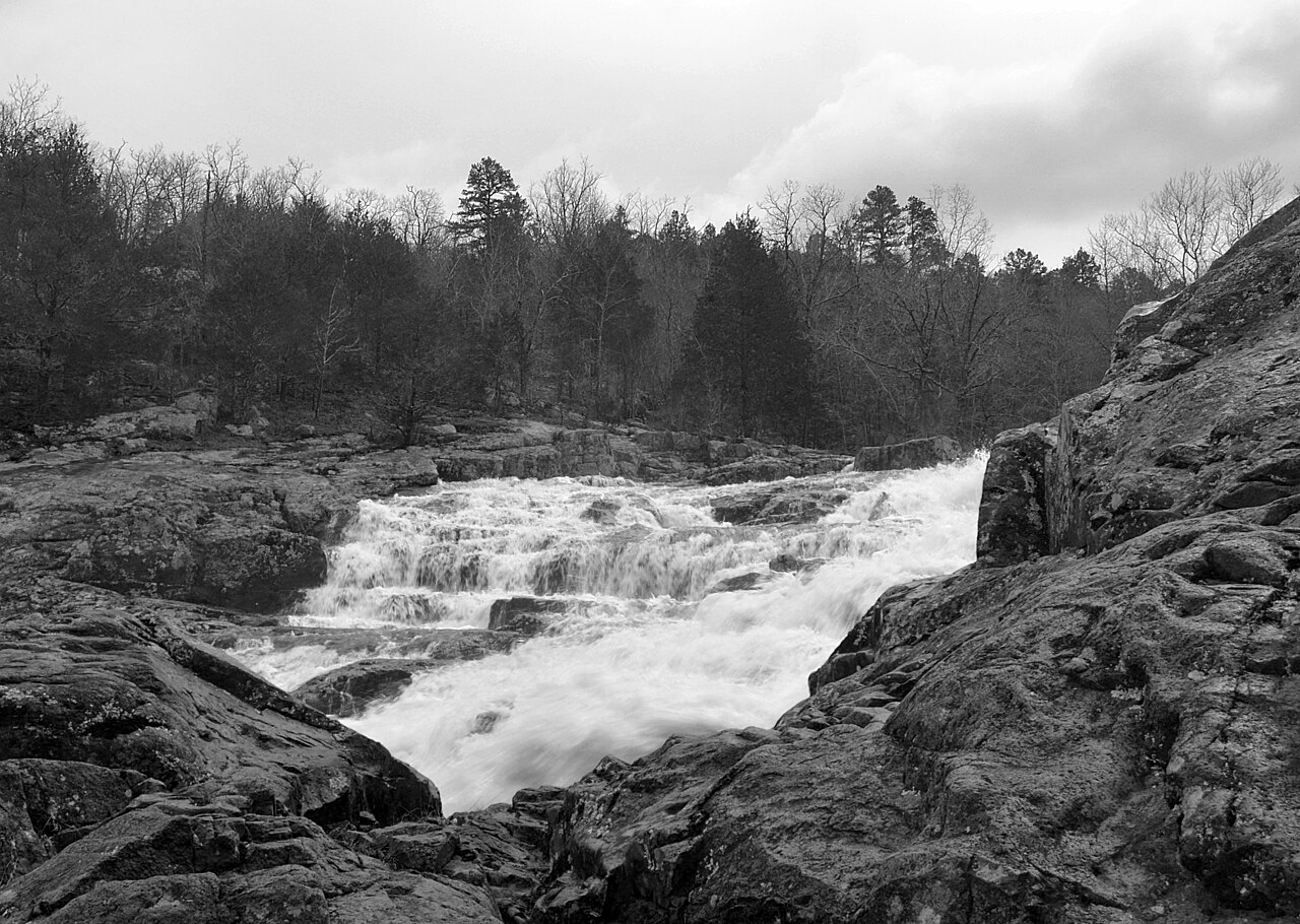 Rocky Falls, a waterfall in Missouri